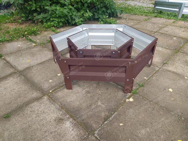 2-korichnevaya.jpg Клумба шестигранная с полимерным покрытием (2 яруса) — изображение 1